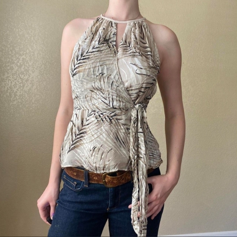 NWOT White House Black Market Beige Palm Print Tank Top Tie Front Size 10 - Picture 6 of 6